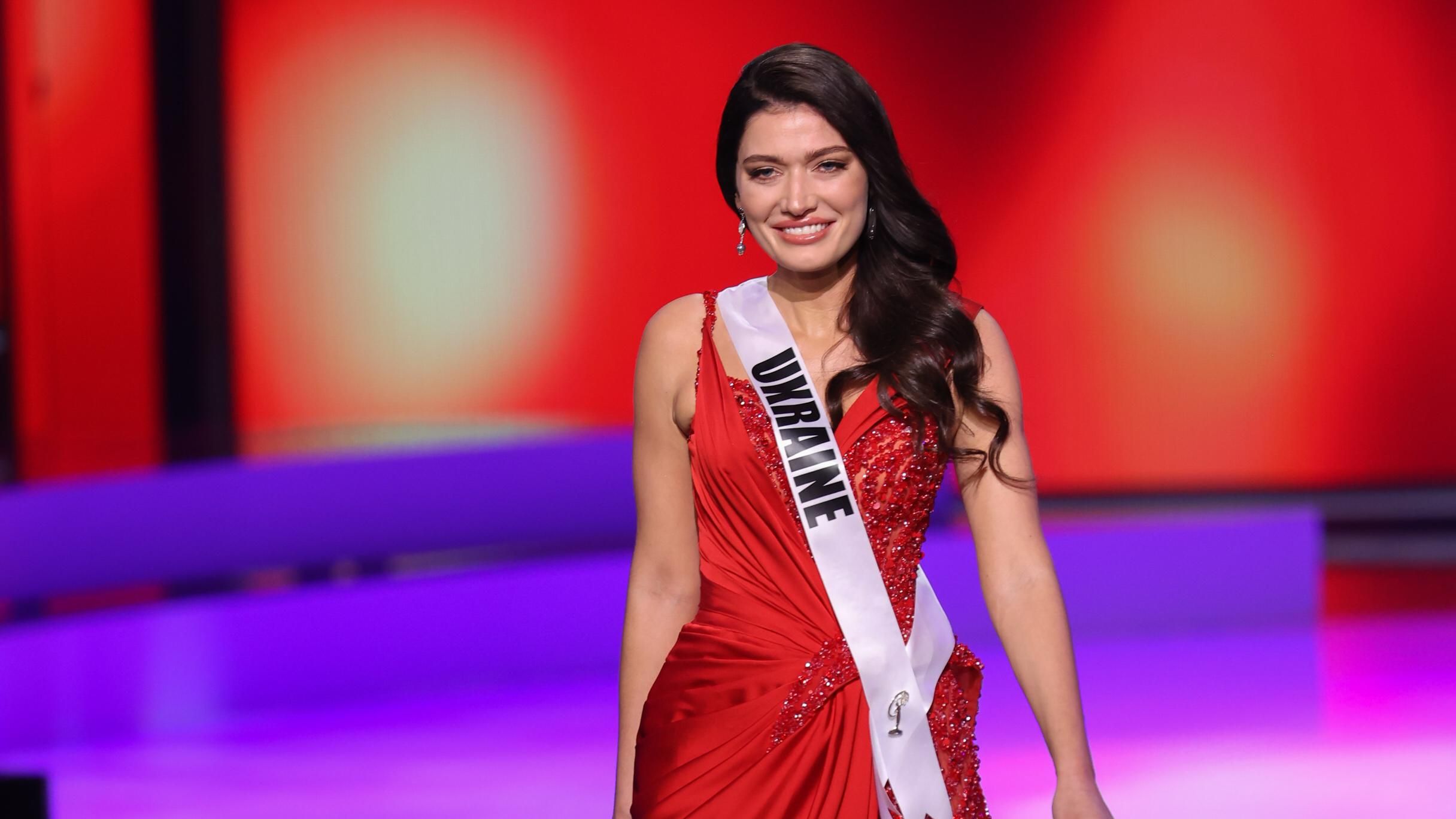 Єлизавета Ястремська розповіла про фінал Міс Всесвіт Єлизавета Ястремська розповіла про фінал Міс Всесвіт
