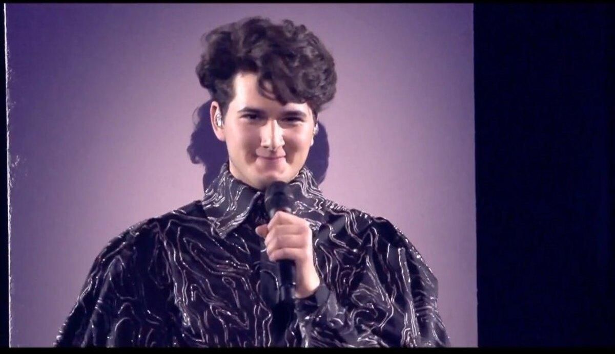 Учасник зі Швейцарії зворушив глядачів виступом: емоційне відео Учасник зі Швейцарії зворушив глядачів виступом: емоційне відео