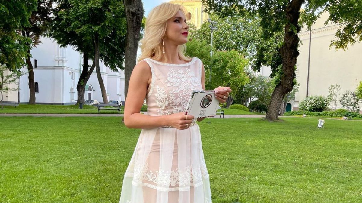 Лілія Ребрик продемонструвала вишуканий образ у вишиваній сукні: фото Лілія Ребрик продемонструвала вишуканий образ у вишиваній сукні: фото
