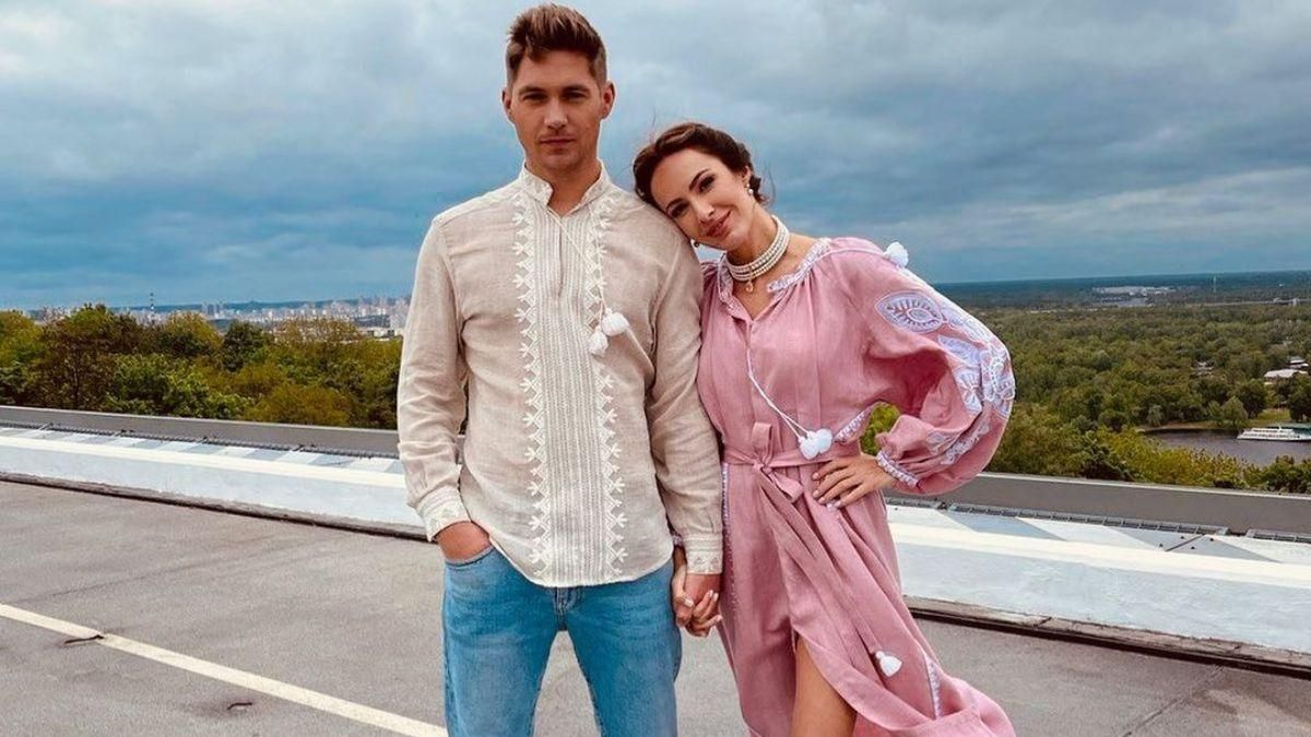 Владимир Остапчук и Кристина Горняк позировали в вышиванках: фото Владимир Остапчук и Кристина Горняк позировали в вышиванках: фото