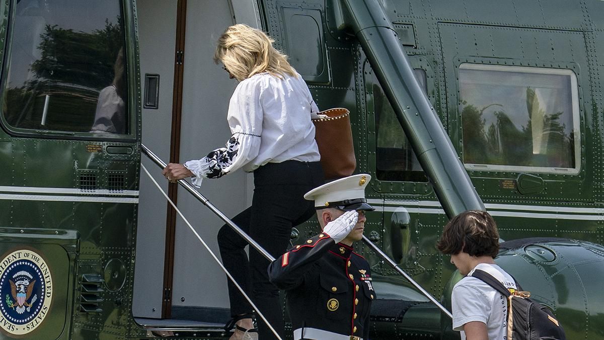 Джилл Байден появилась в вышиванке: фото Джилл Байден появилась в вышиванке: фото