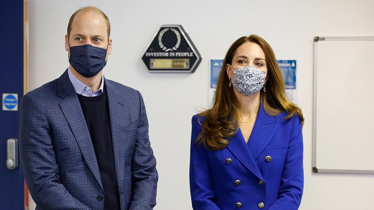 Кейт Міддлтон показала образ у жакеті Zara: фото з туру Шотландією Кейт Міддлтон показала образ у жакеті Zara: фото з туру Шотландією