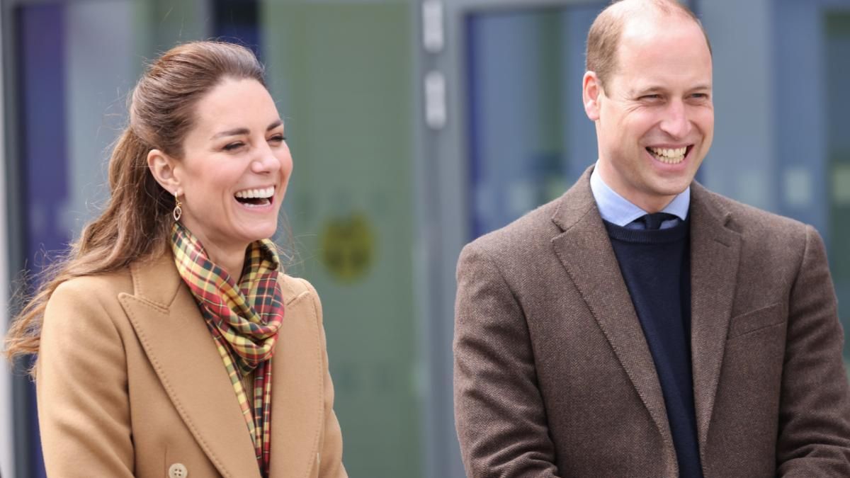 Кейт Миддлтон поразила монохромным образом в Шотландии Кейт Миддлтон поразила монохромным образом в Шотландии