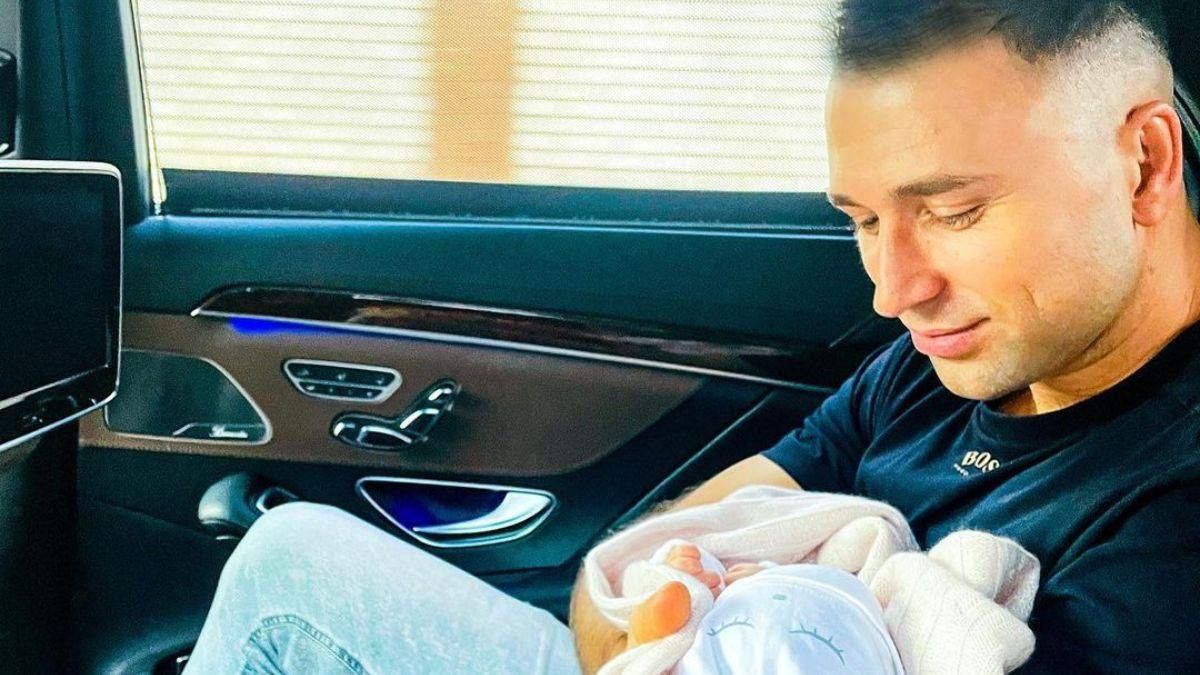 Максим Михайлюк растрогал сеть фотографией с дочкой: фото Максим Михайлюк растрогал сеть фотографией с дочкой: фото