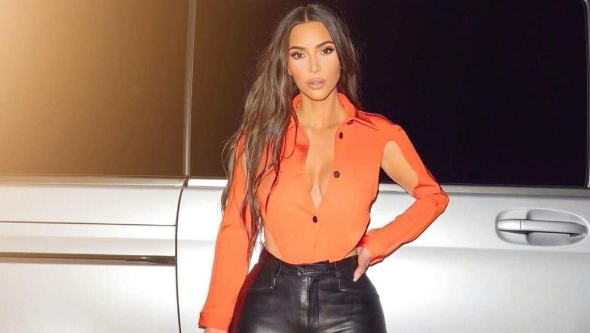 Персонал Ким Кардашян подал на нее в суд Персонал Ким Кардашян подал на нее в суд