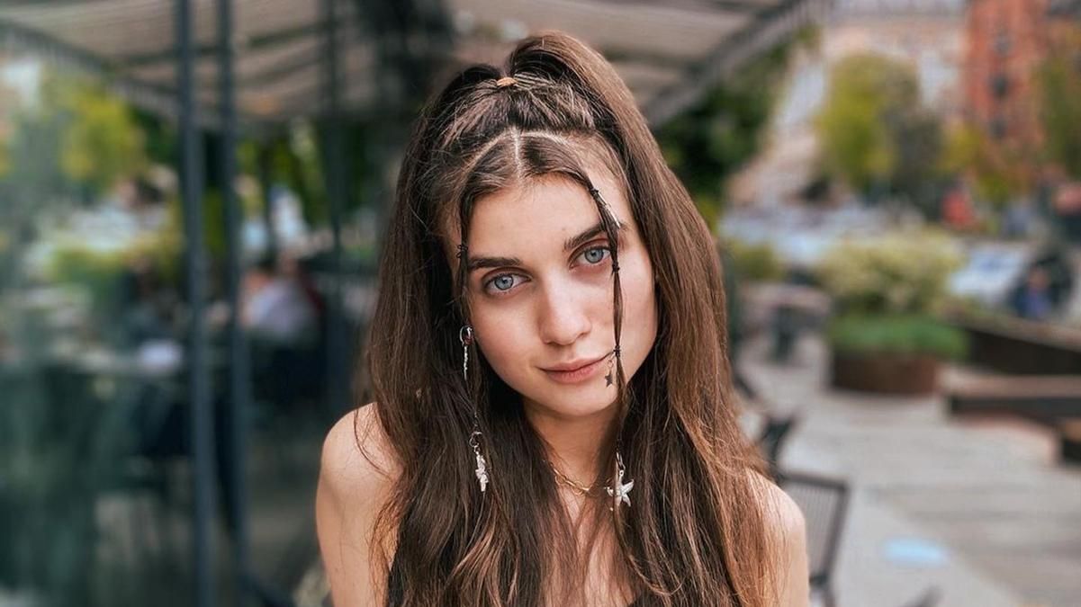 Jerry Heil заспівала на Хрещатику з вуличним музикантом: відео Jerry Heil заспівала на Хрещатику з вуличним музикантом: відео