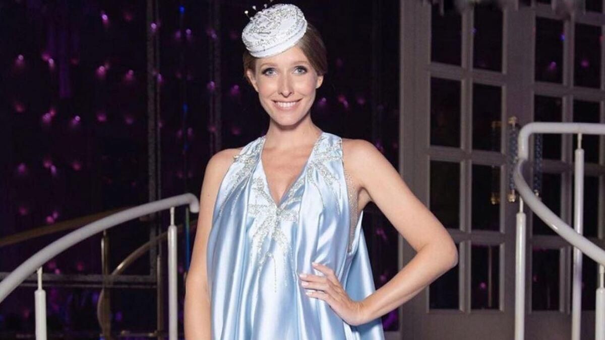 Вагітна Катя Осадча приголомшила вишуканим образом в атласній сукні Вагітна Катя Осадча приголомшила вишуканим образом в атласній сукні