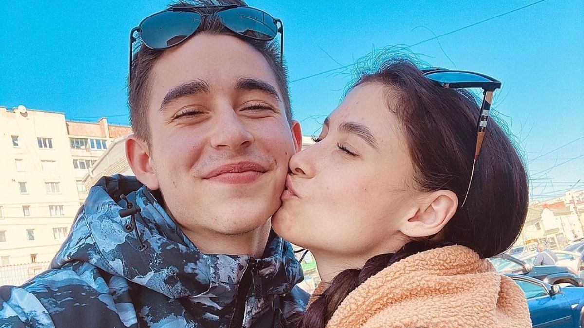 Переможець Голосу країни Роман Сасанчин одружується Переможець Голосу країни Роман Сасанчин одружується