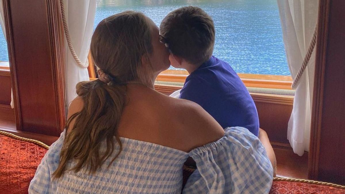 Катя Осадча замилувала рідкісним фото з сином Іваном Катя Осадча замилувала рідкісним фото з сином Іваном