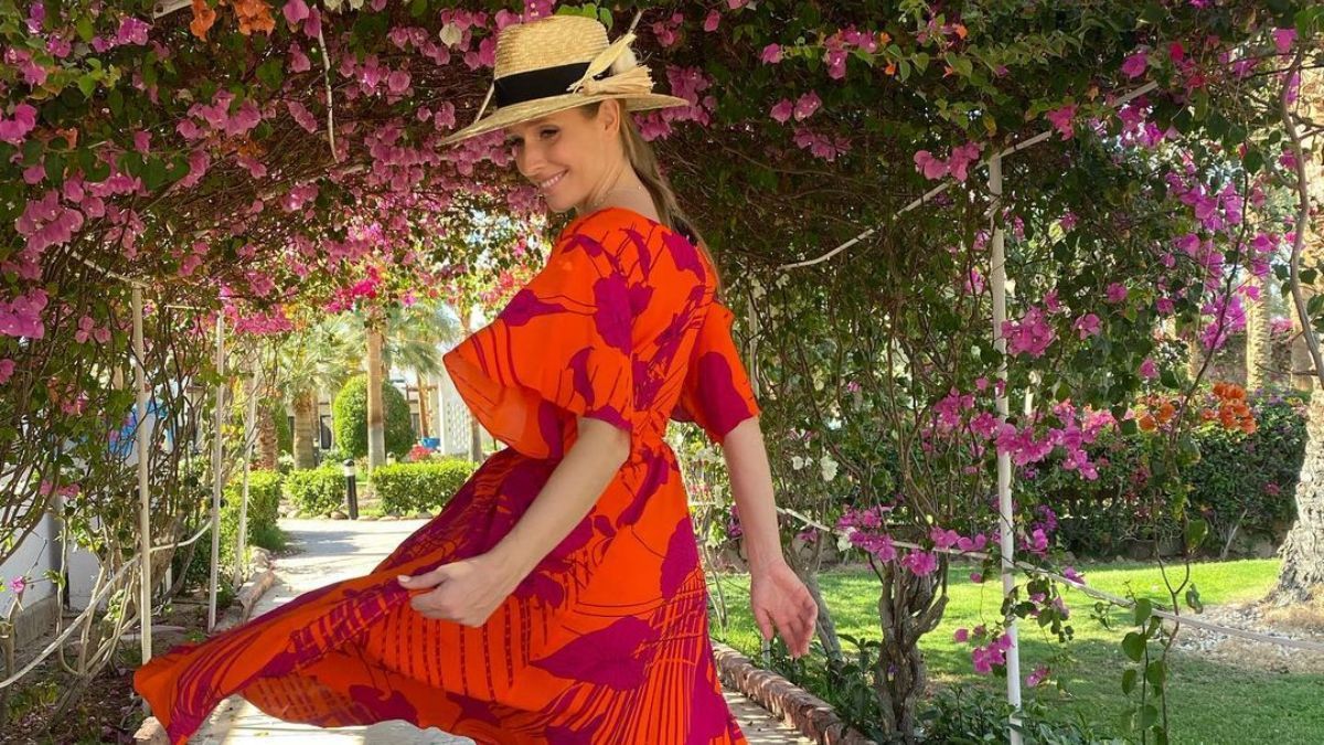 Катя Осадчая поразила ярким образом в малиновом костюме: фото Катя Осадчая поразила ярким образом в малиновом костюме: фото