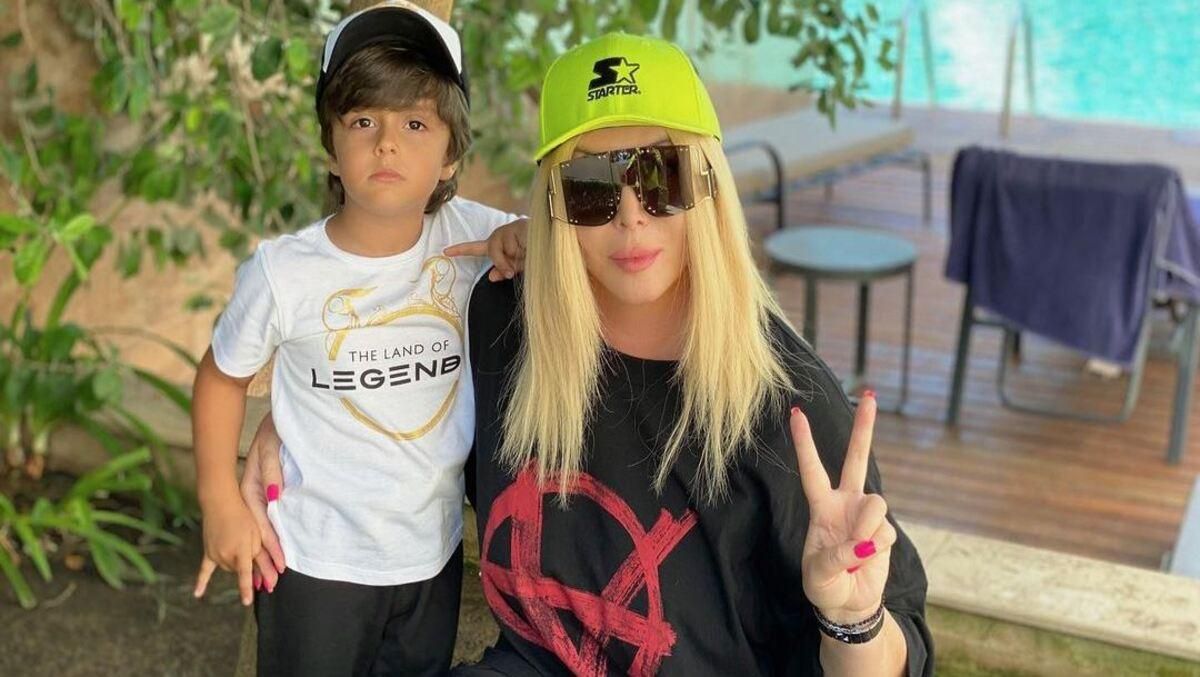 Ірина Білик показала миловидне фото з синами: сімейний кадр Ірина Білик показала миловидне фото з синами: сімейний кадр