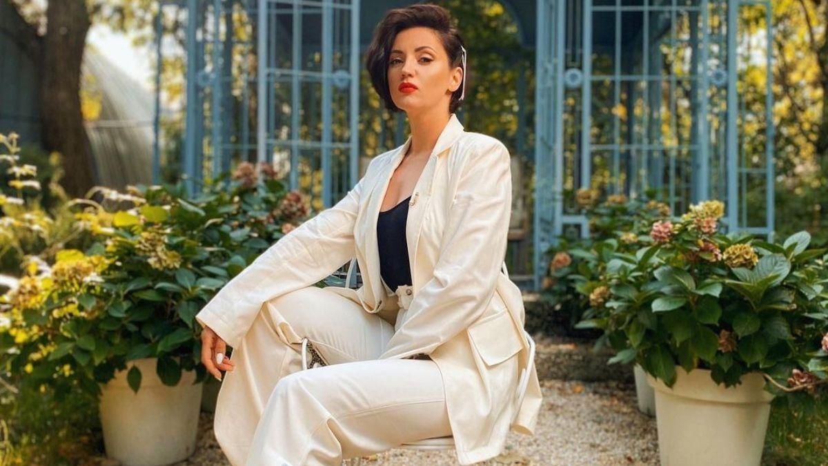 Оля Цибульская показала вариант стильного повседневного образа: видео Оля Цибульская показала вариант стильного повседневного образа: видео