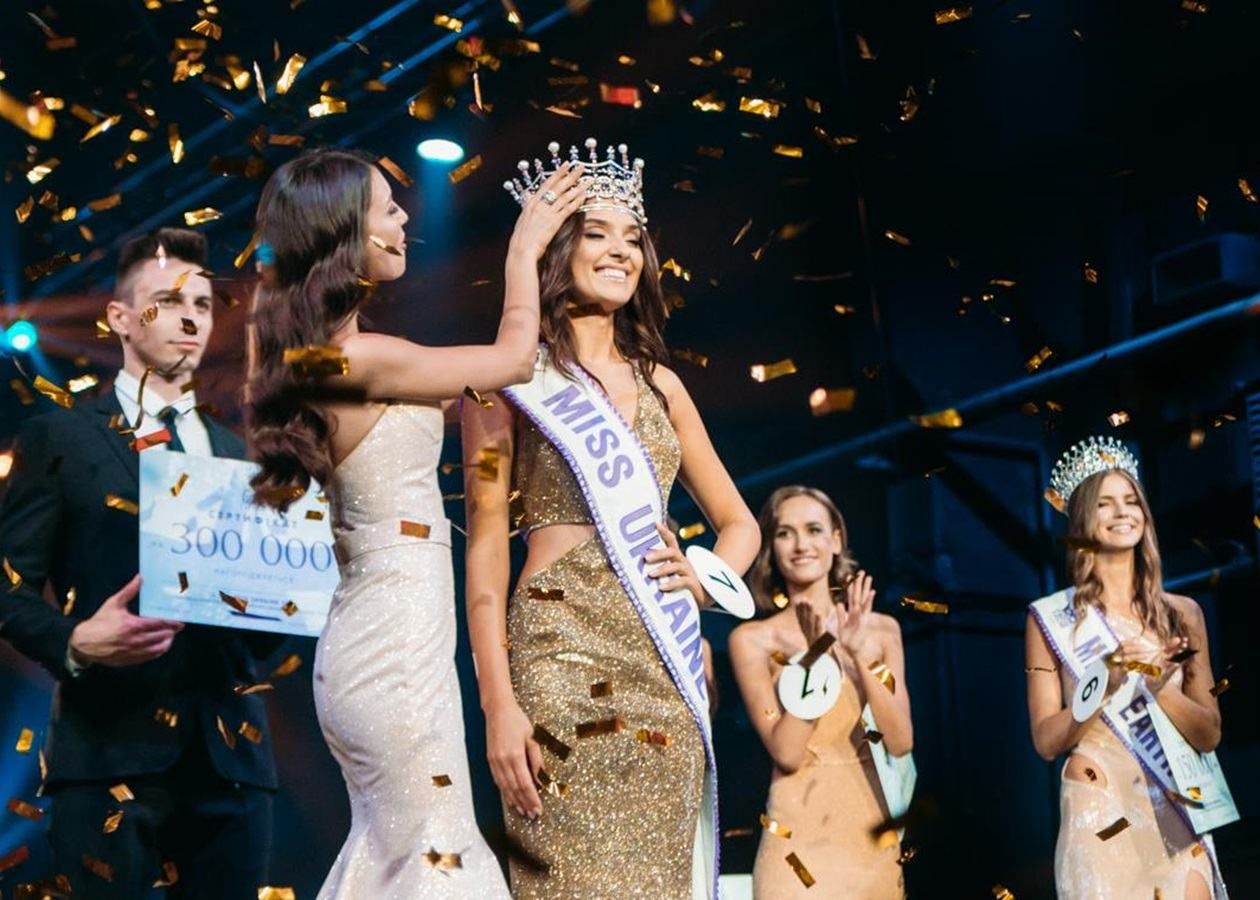 Інтерв'ю з колишньою Міс Україною Веронікою Дідусенко після скандалу Інтерв'ю з колишньою Міс Україною Веронікою Дідусенко після скандалу