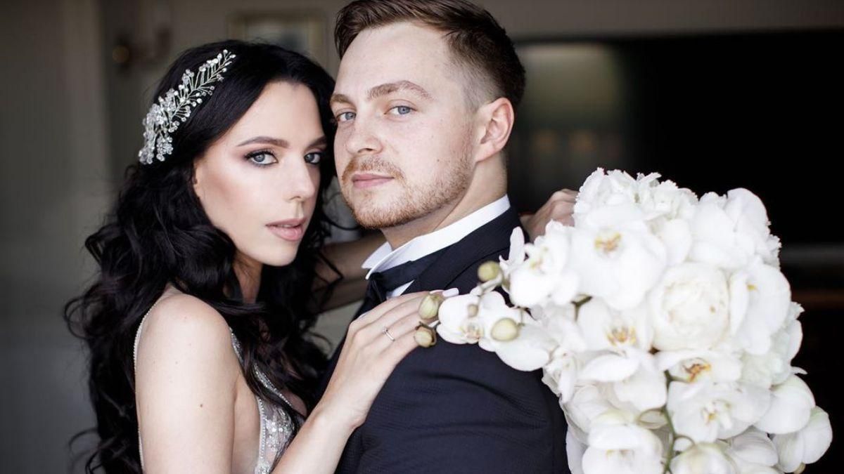 Sonya Kay и Олег Петров празднуют первую годовщину свадьбы: новые фото Sonya Kay и Олег Петров празднуют первую годовщину свадьбы: новые фото