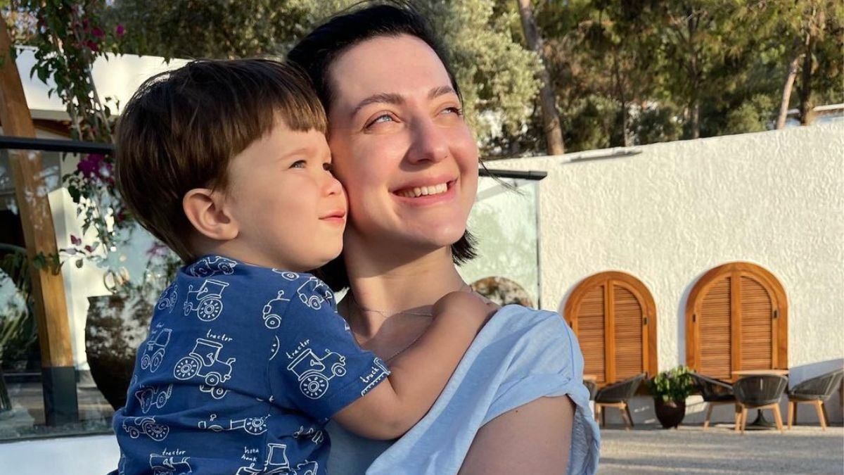 Снежана Бабкина с маленьким сыном отдыхает в Турции: фото