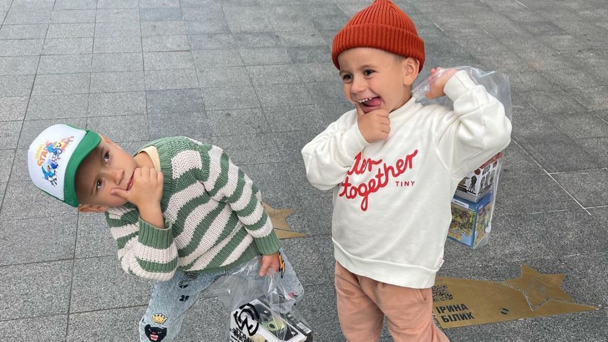 Монатик показал редкое фото двух сыновей: трогательный кадр Монатик показал редкое фото двух сыновей: трогательный кадр