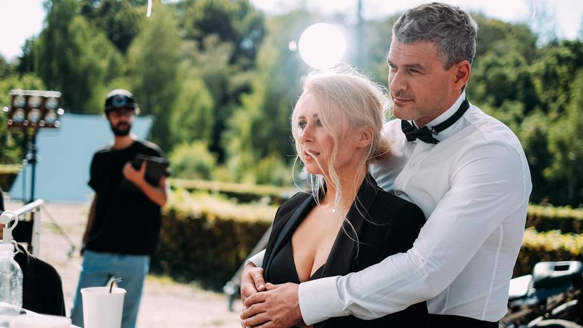 Як Тоня Матвієнко укладала шлюб з Арсеном Мірзояном: архівне відео