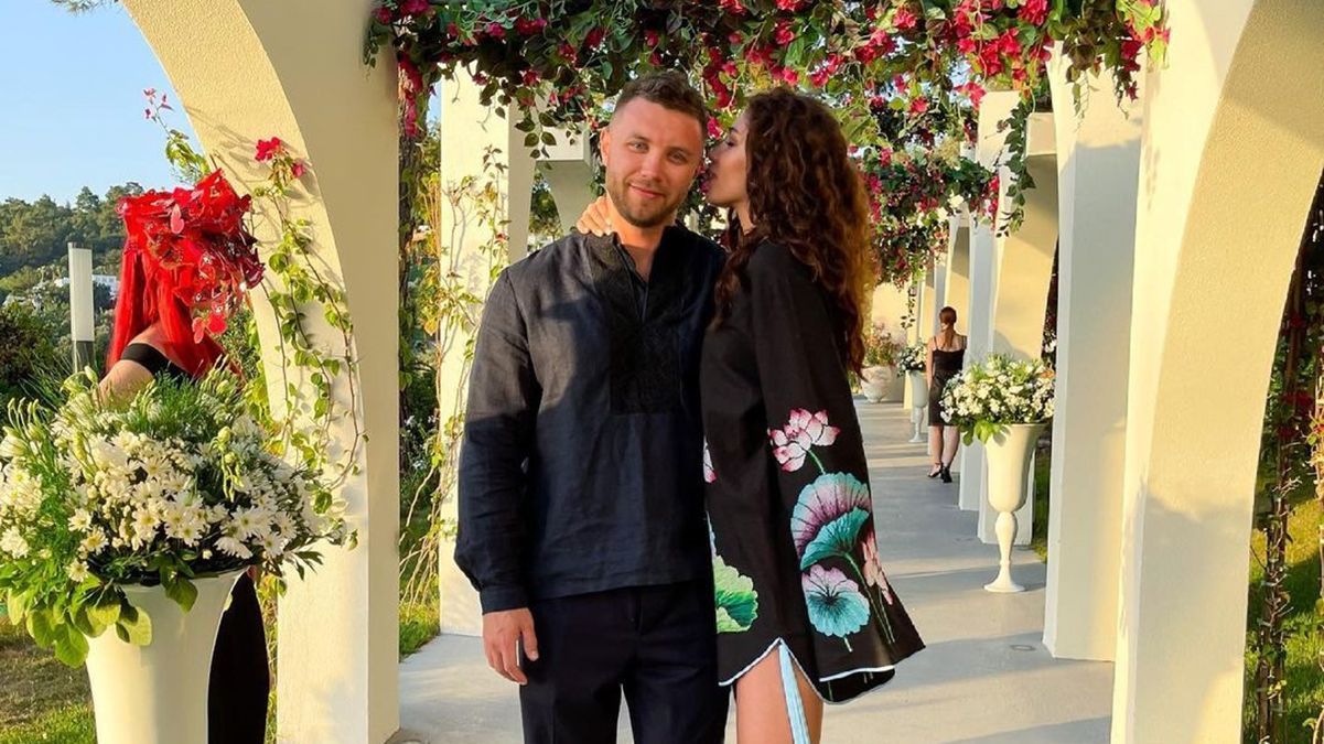 Победительница Холостяка и Михаил Заливако показали фото из Турции Победительница Холостяка и Михаил Заливако показали фото из Турции