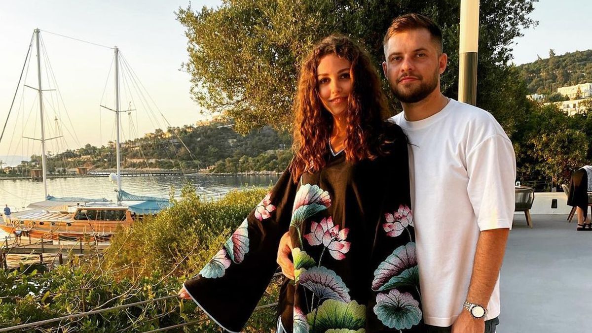 З героями Холостяка-11 відпочиває друг Ані Богдан: що про нього відомо З героями Холостяка-11 відпочиває друг Ані Богдан: що про нього відомо