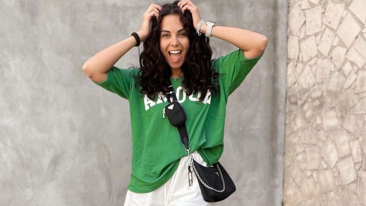 Настя Каменских поразила стильным образом в минишортах и футболке Настя Каменских поразила стильным образом в минишортах и футболке