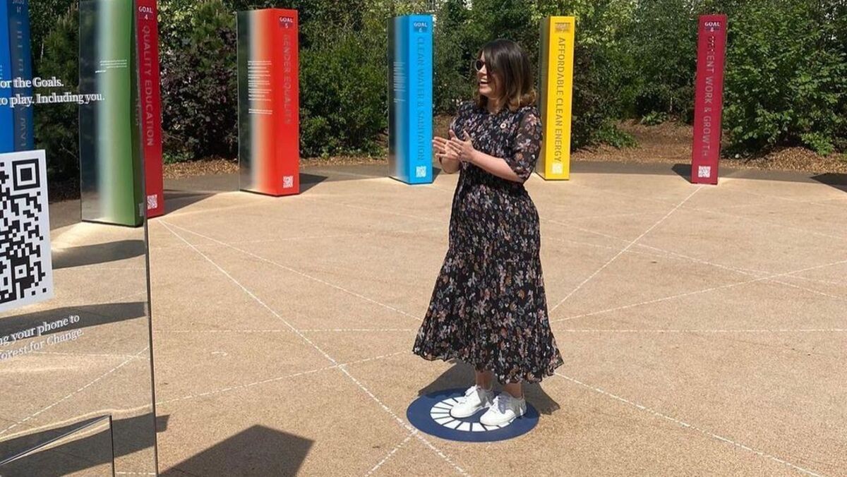 Принцеса Євгенія вперше після пологів вийшла у світ: фото образу Принцеса Євгенія вперше після пологів вийшла у світ: фото образу