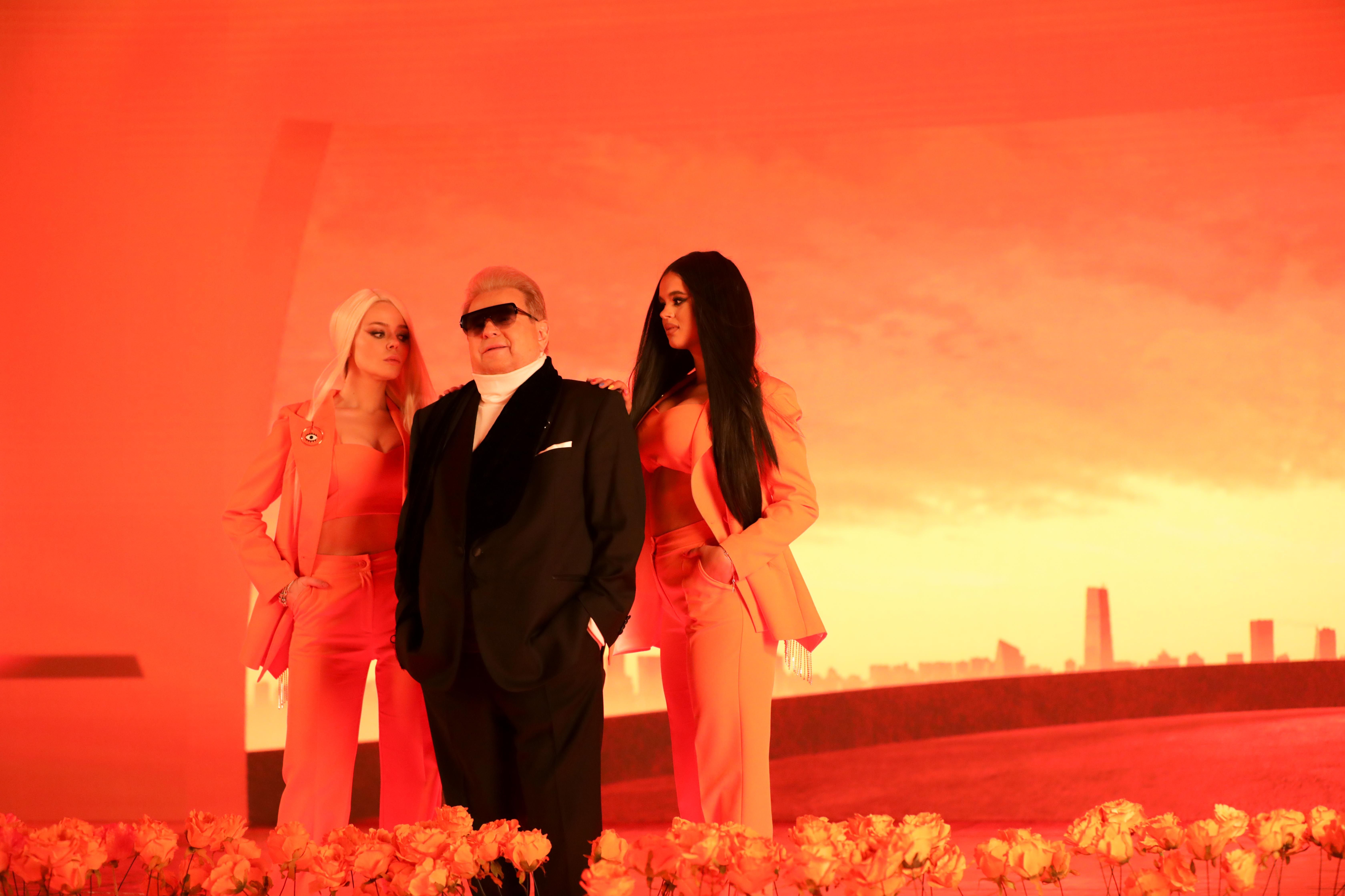 "Виживуть тільки любовники": Михайло Поплавський закрутив роман з Аліною Гросу "Виживуть тільки любовники": Михайло Поплавський закрутив роман з Аліною Гросу