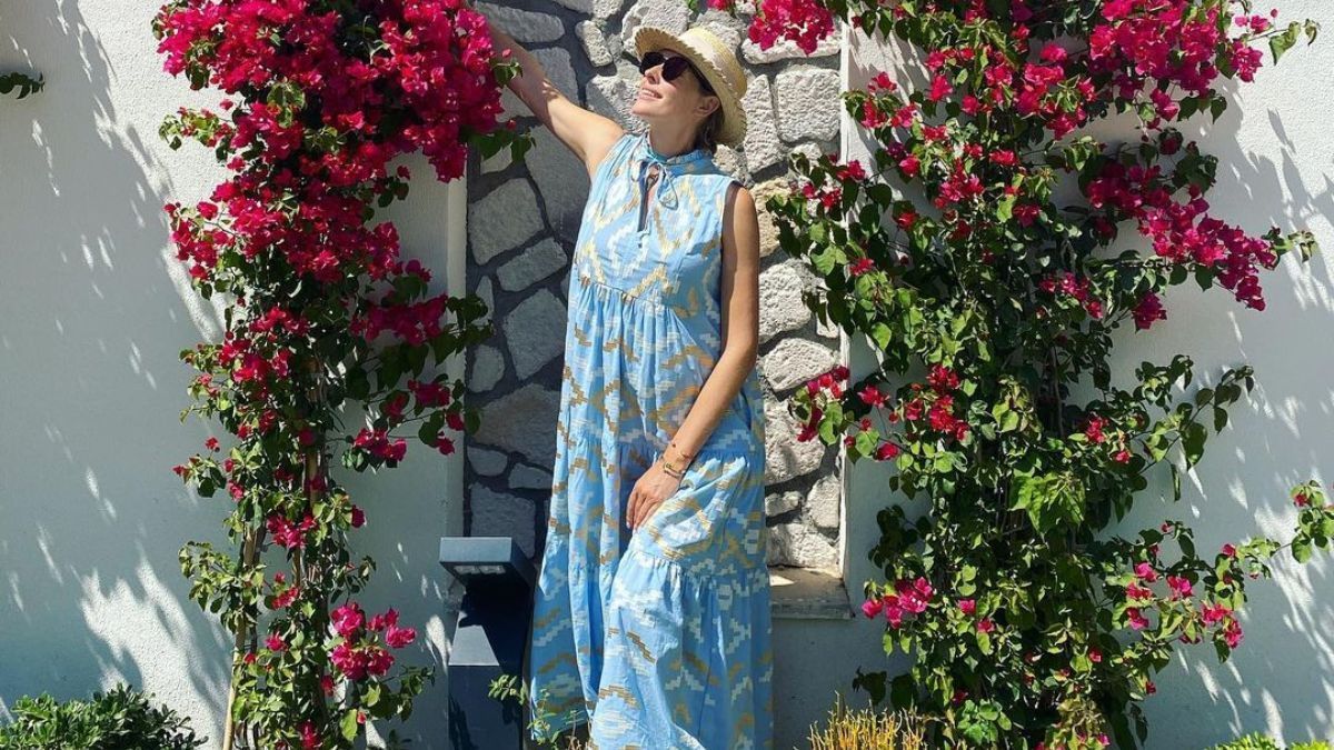 Катя Осадчая покорила летним образом в голубом платье: фото