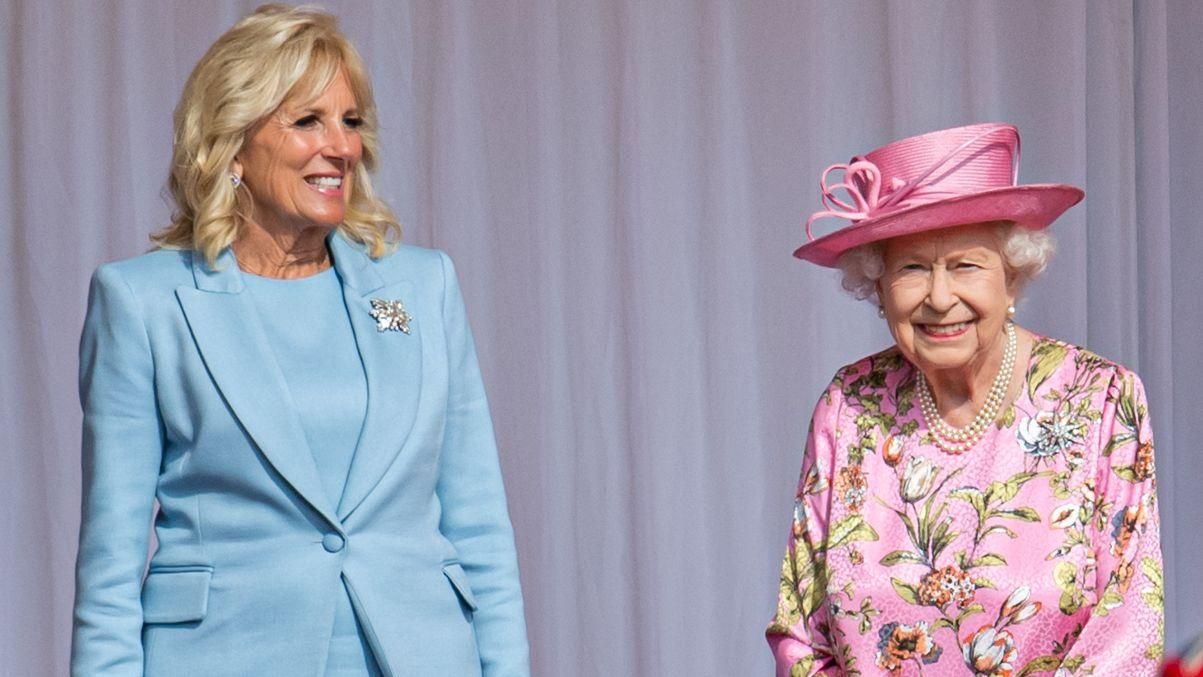 Джилл Байден зачарувала образом на зустрічі з Єлизаветою II: фото Джилл Байден зачарувала образом на зустрічі з Єлизаветою II: фото