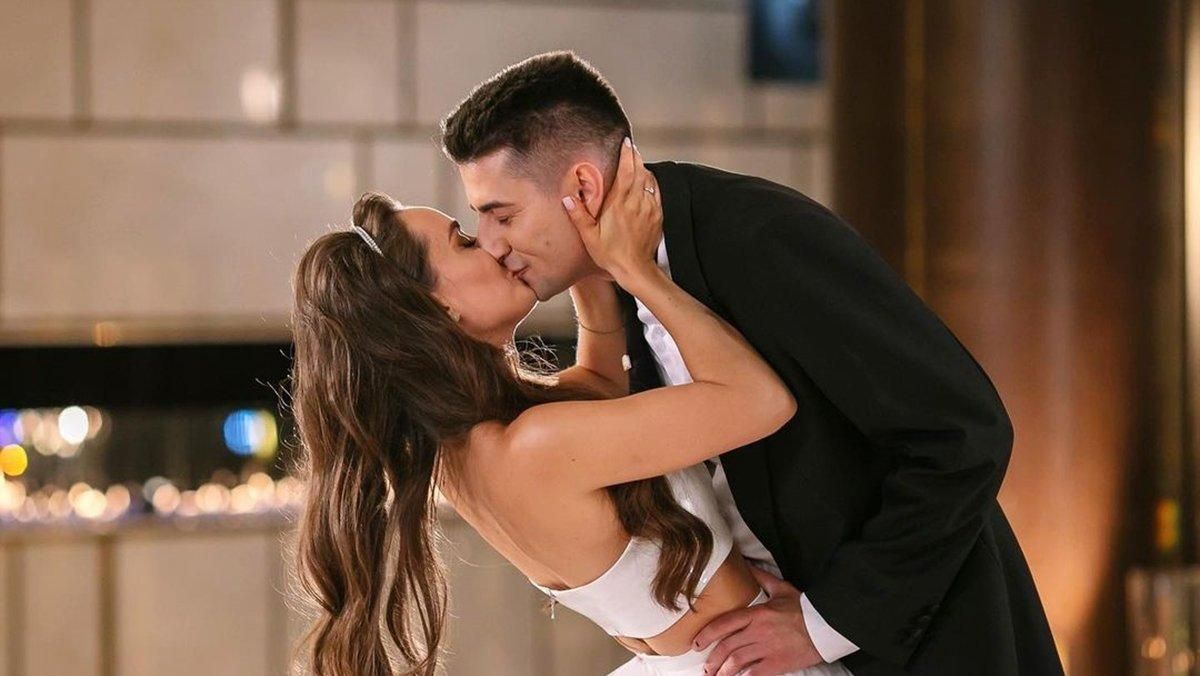 Ксения Мишина показала уникальную кольцо из крови: фото Ксения Мишина показала уникальную кольцо из крови: фото