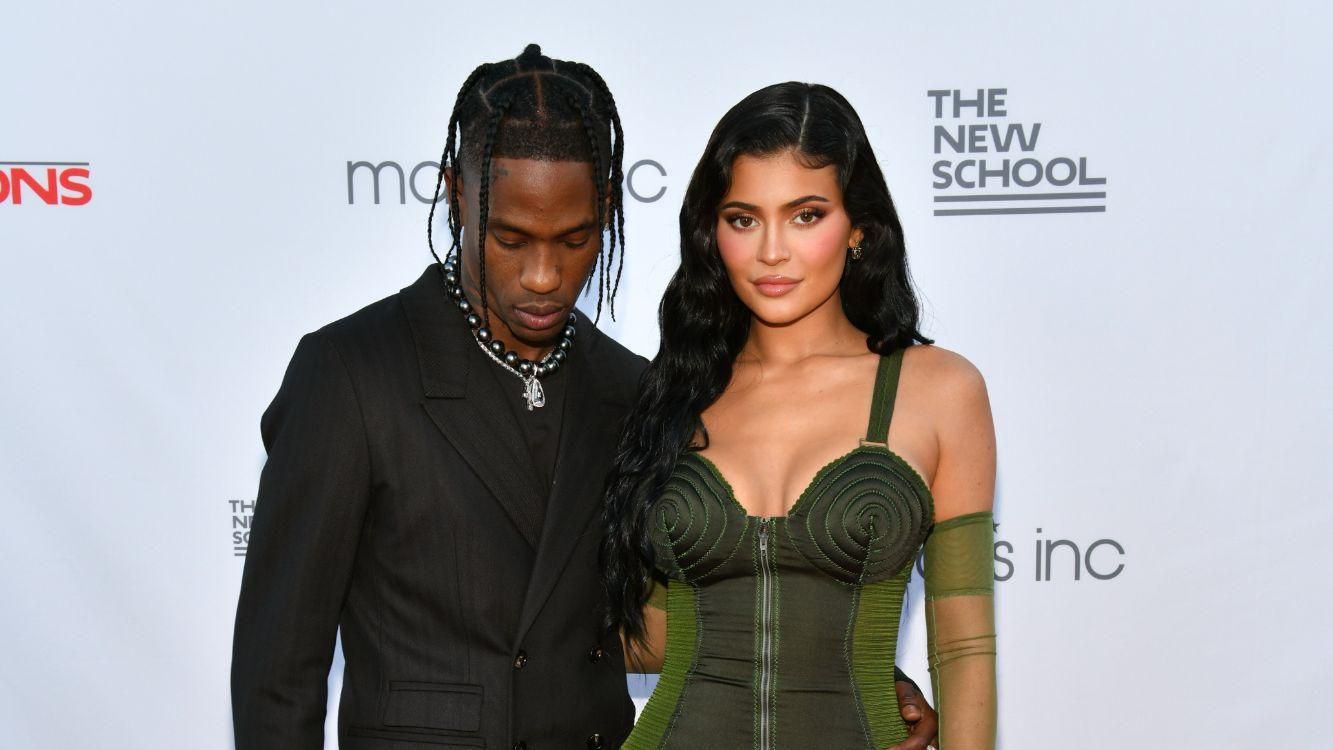 Кайли Дженнер и Трэвис Скотт вышли в свет как пара после разрыва Кайли Дженнер и Трэвис Скотт вышли в свет как пара после разрыва