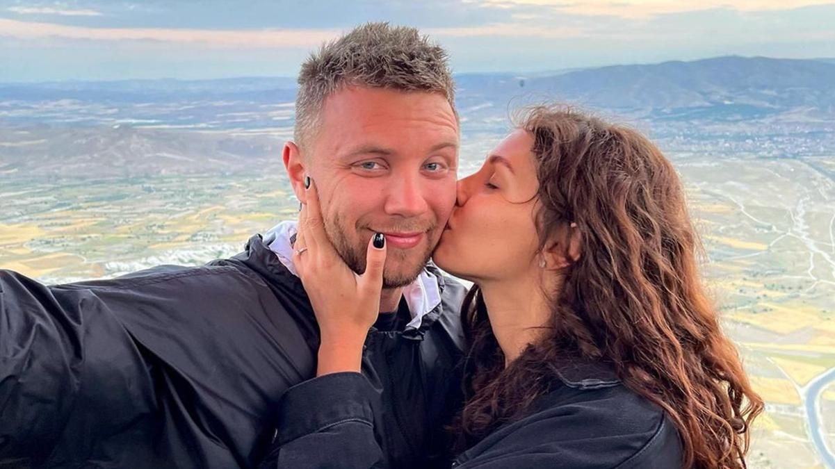 Михаил Заливако и Анна Богдан полетали на воздушном шаре: фото Михаил Заливако и Анна Богдан полетали на воздушном шаре: фото