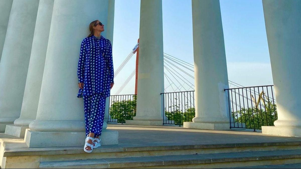 Катя Осадча зачарувала стильним образом в Одесі: фото