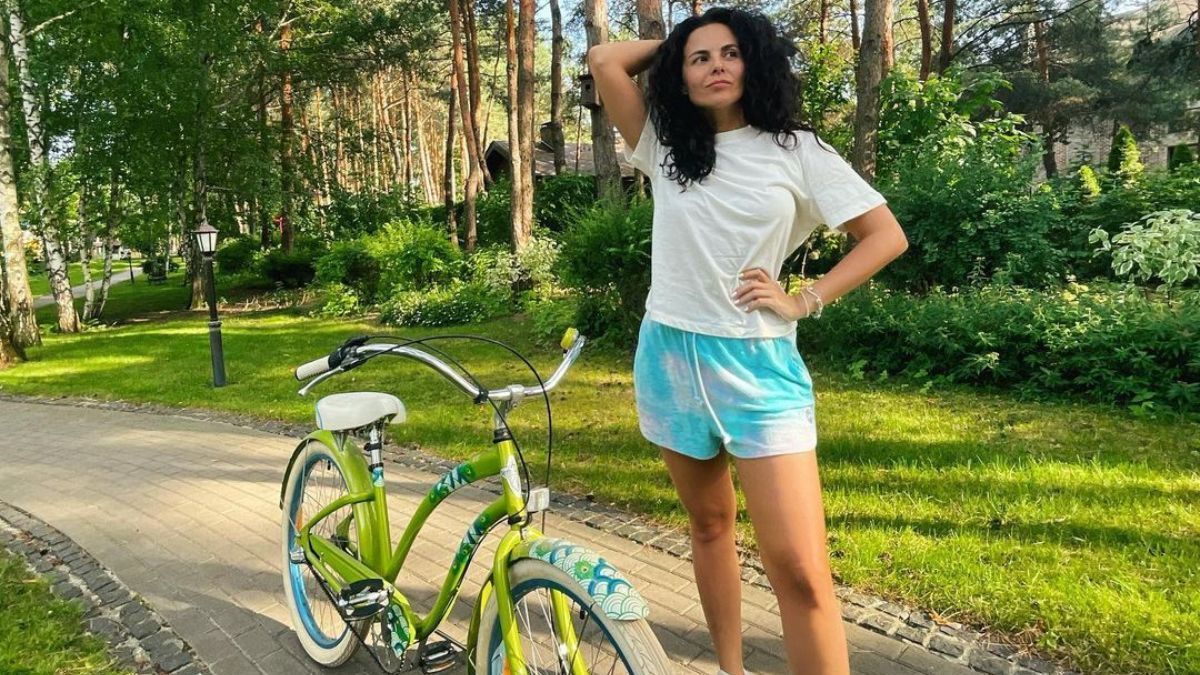 Настя Каменских показала повседневный образ: фото Настя Каменских показала повседневный образ: фото