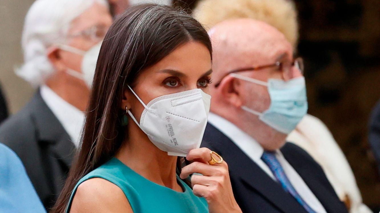 Летиція відвідала церемонію у вишуканому образі: фото в сукні Летиція відвідала церемонію у вишуканому образі: фото в сукні