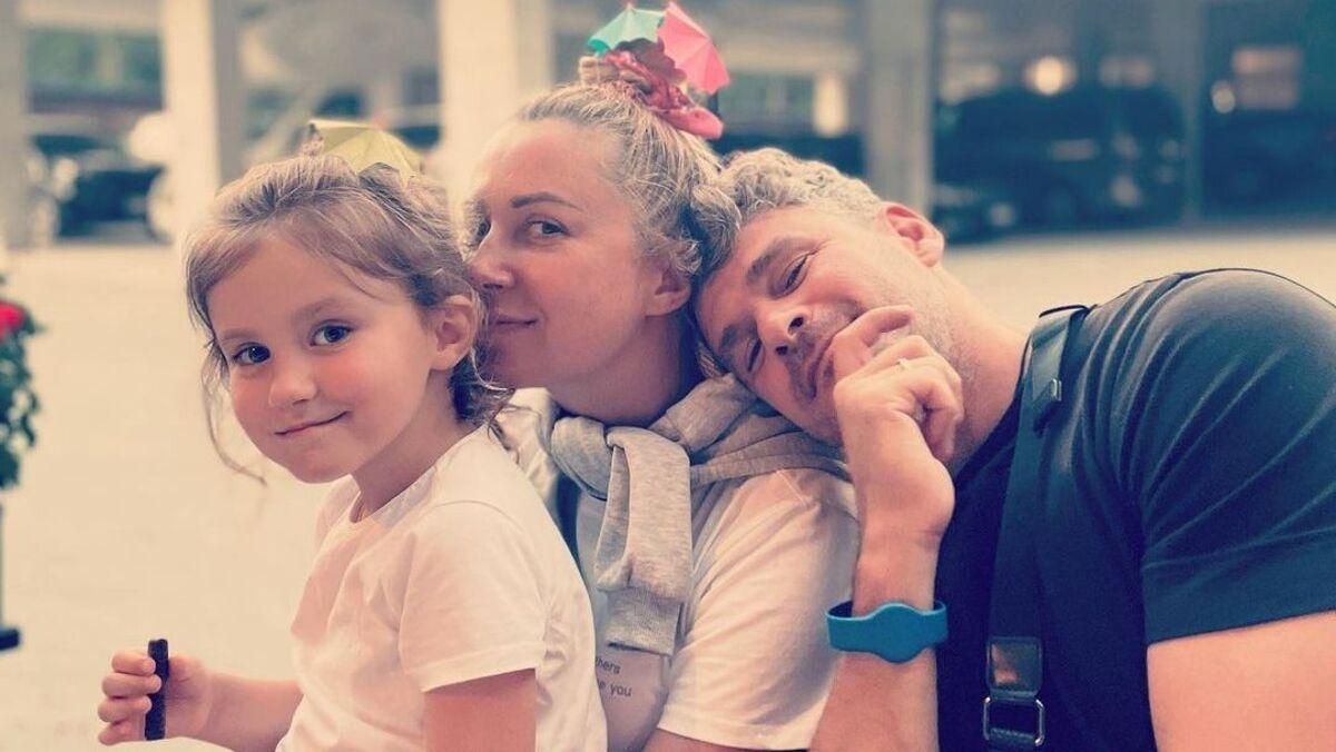 Тоня Матвієнко зачарувала рідкісним фото з чоловіком і донькою