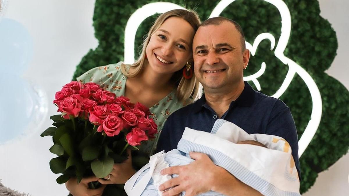 Дружина Павліка спантеличила прізвищем сина: як зазначено у свідоцтві Дружина Павліка спантеличила прізвищем сина: як зазначено у свідоцтві