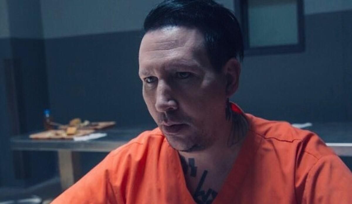 Мерилін Менсон планує здатися поліції через звинувачення у нападі Мерилін Менсон планує здатися поліції через звинувачення у нападі