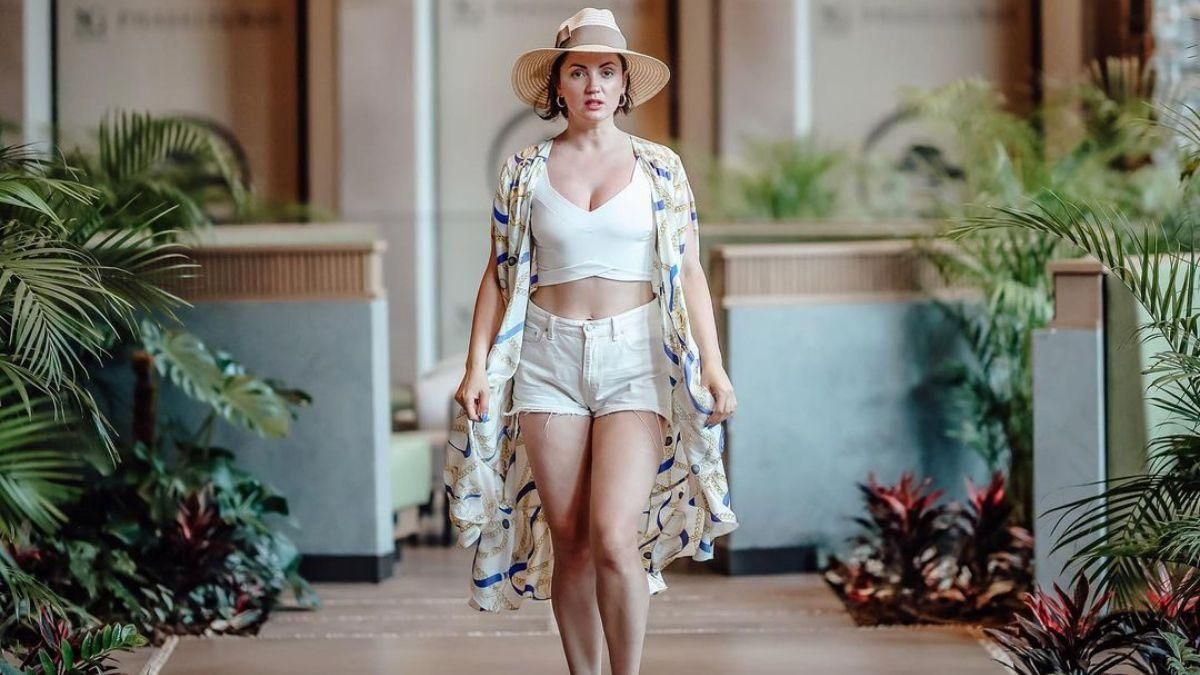 Оля Цибульська продемонструвала пляжний образ в топі та шортах: фото Оля Цибульська продемонструвала пляжний образ в топі та шортах: фото