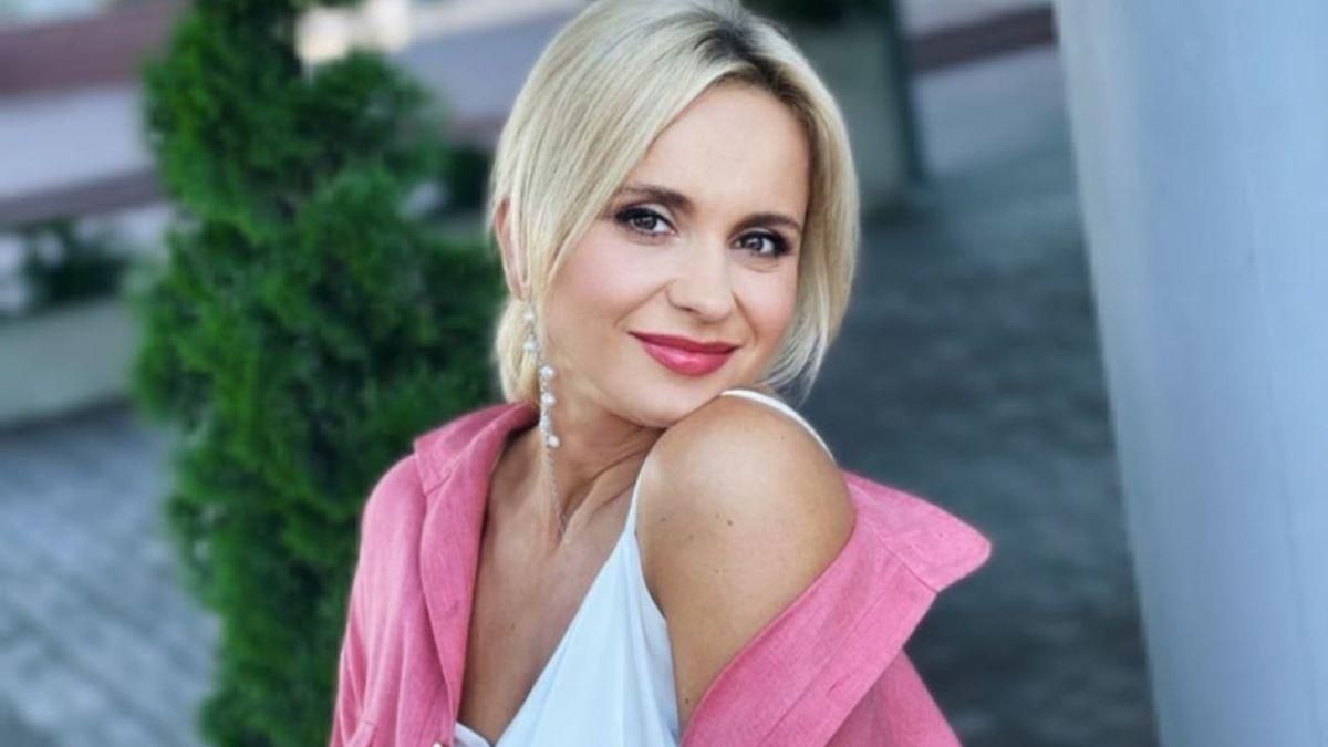 Лілія Ребрик зачарувала літнім образом у рожевому костюмі: фото Лілія Ребрик зачарувала літнім образом у рожевому костюмі: фото