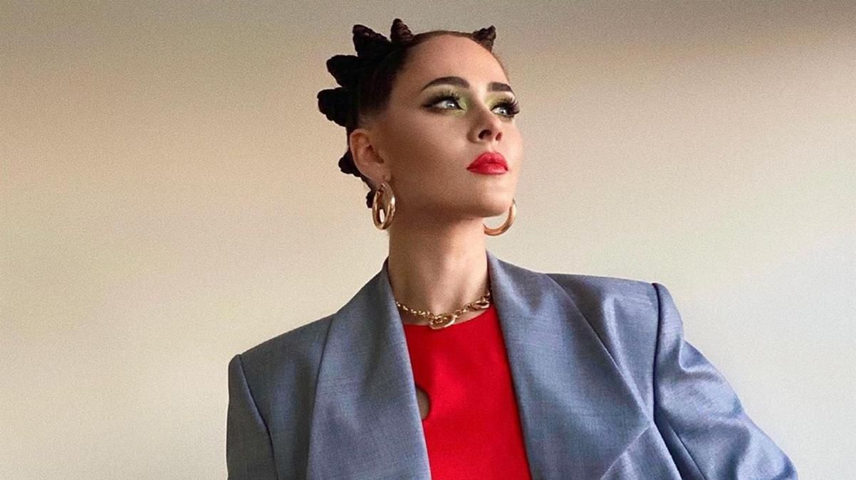 Юлія Саніна показала образ у костюмі й топі за 14 тисяч: фото Юлія Саніна показала образ у костюмі й топі за 14 тисяч: фото