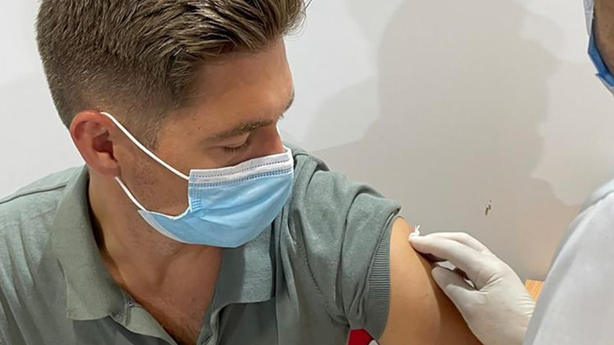 Володимир Остапчук вакцинувався від COVID-19: як він почувається