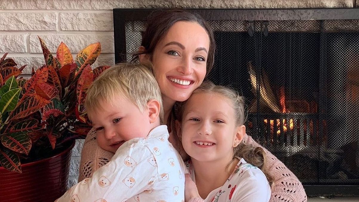 Ексдружина Володимира Остапчука відповіла на його звинувачення Ексдружина Володимира Остапчука відповіла на його звинувачення