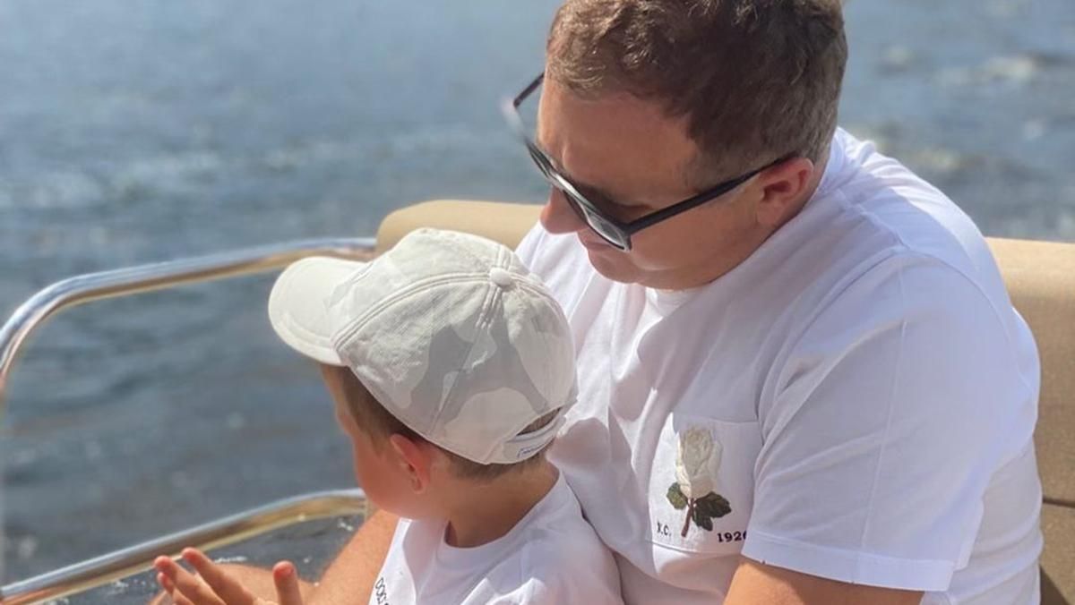 Юрій Горбунов показав, як проводить літо з сином: кумедне фото Юрій Горбунов показав, як проводить літо з сином: кумедне фото