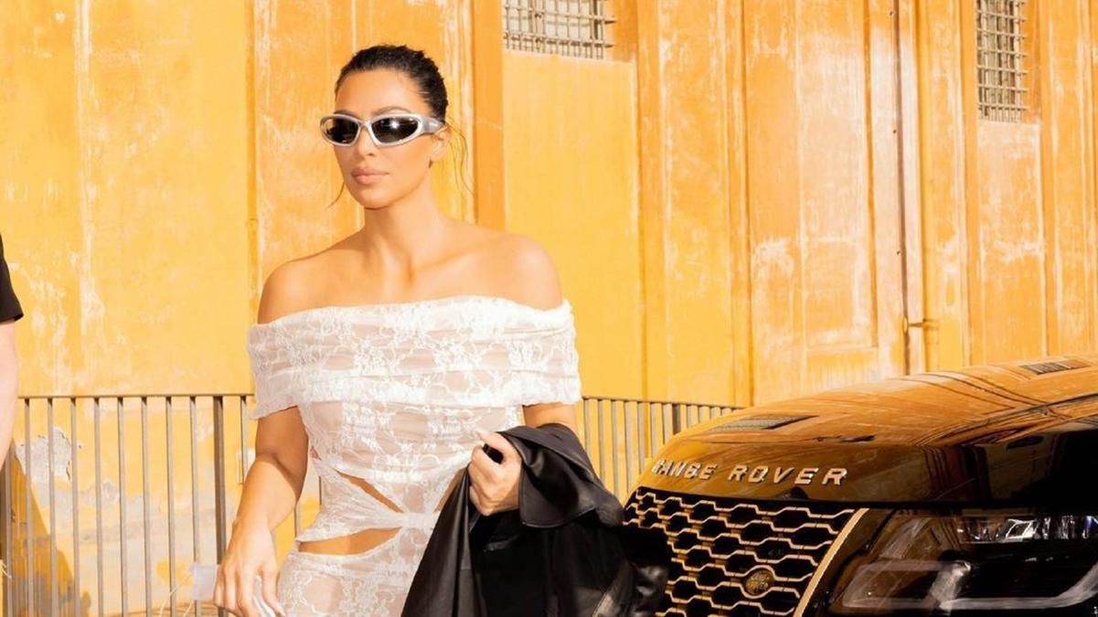 Кім Кардашян виправдалась за зухвалі образи у Ватикані Кім Кардашян виправдалась за зухвалі образи у Ватикані