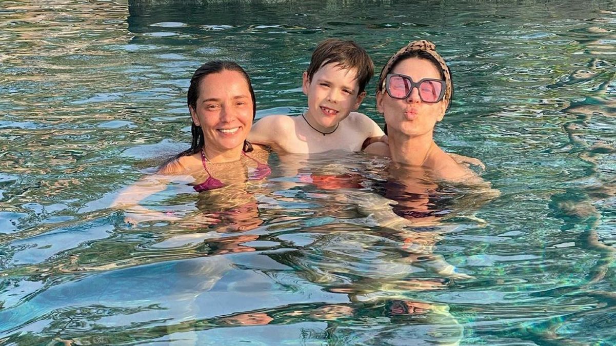 Маша Ефросинина улетела в Турцию с сыном и подругами: фото, видео Маша Ефросинина улетела в Турцию с сыном и подругами: фото, видео