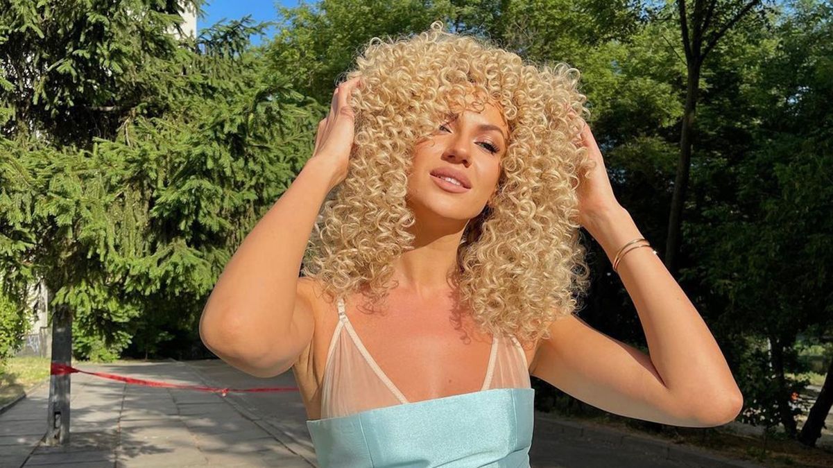 Леся Никитюк покорила образом Барби: фото в пышном мини-платье Леся Никитюк покорила образом Барби: фото в пышном мини-платье