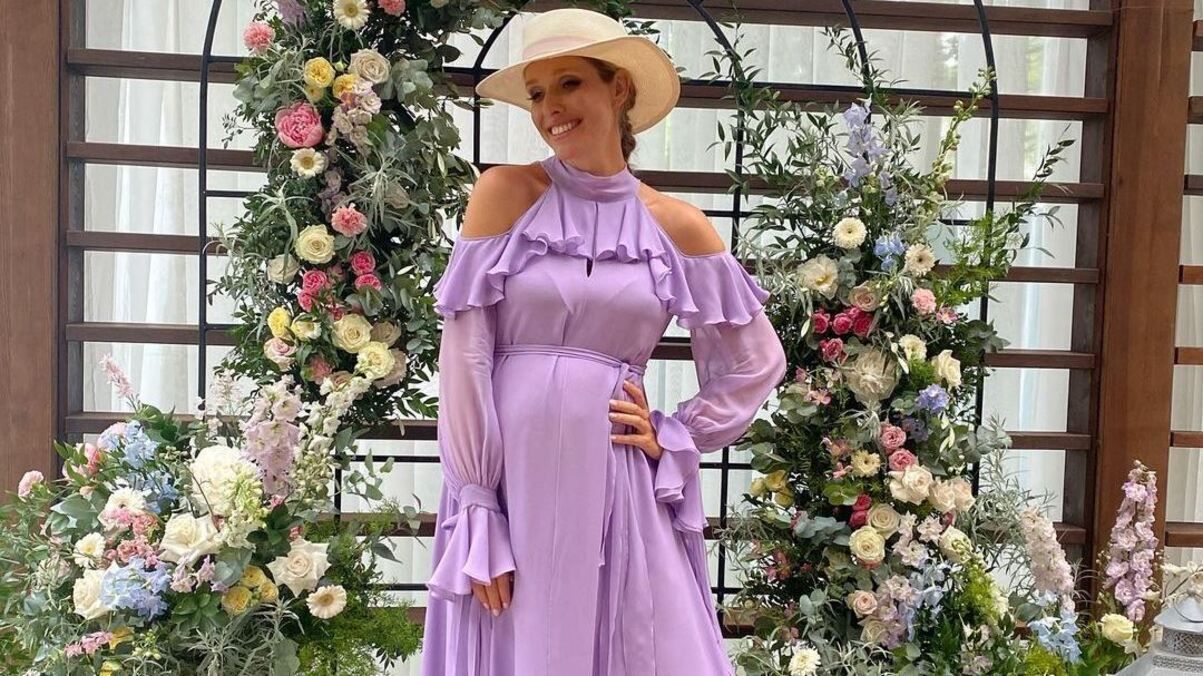 Катя Осадча показала вагітний животик у фіалковій сукні: образ зірки Катя Осадча показала вагітний животик у фіалковій сукні: образ зірки