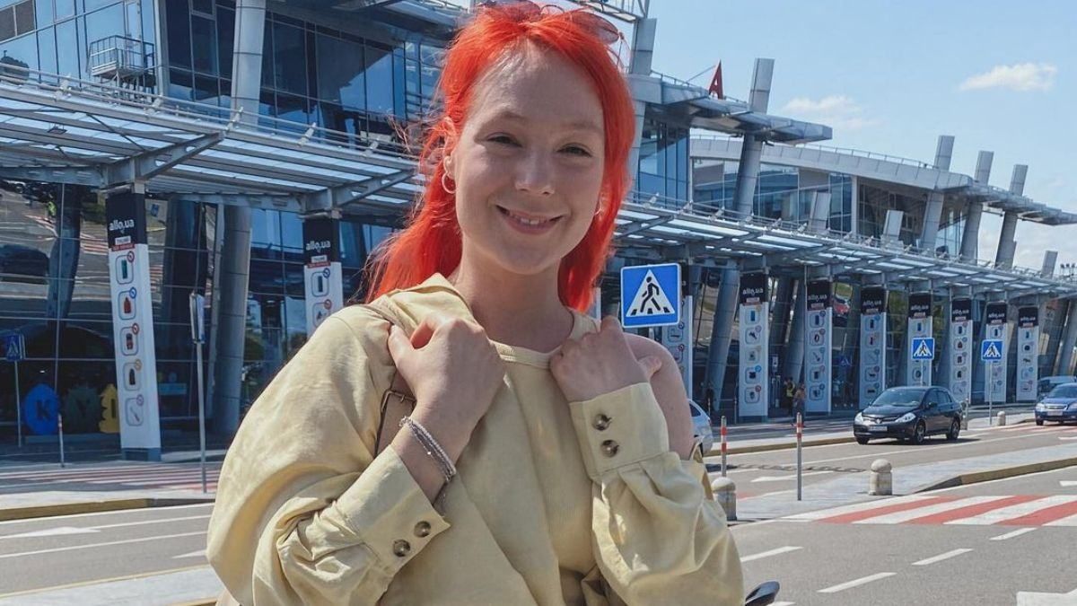 Светлана Тарабарова показала стильный образ в аэропорту: фото Светлана Тарабарова показала стильный образ в аэропорту: фото