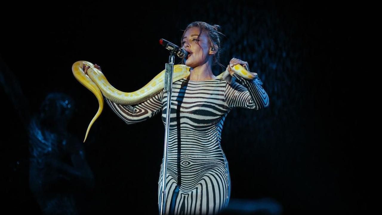 Тина Кароль раскритиковали за участие питона на Atlas Weekend Тина Кароль раскритиковали за участие питона на Atlas Weekend