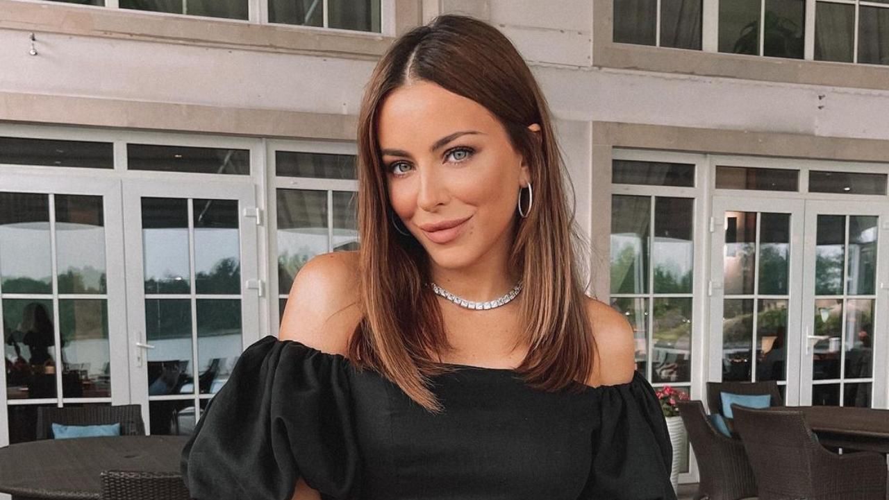 Гастролерша Ани Лорак снова вернулась в Украину: артистка готовит к выпуску украинскую песню Гастролерша Ани Лорак снова вернулась в Украину: артистка готовит к выпуску украинскую песню